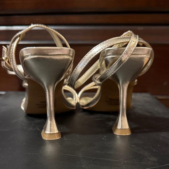 Elegant Gold Strappy Heels - Picture 4 of 4